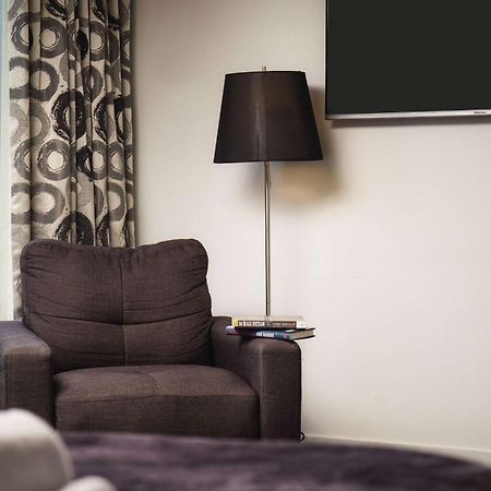 คอมฟอร์ต โฮเต็ล อีสต์ เมลเบิร์น Hotel ภายนอก รูปภาพ